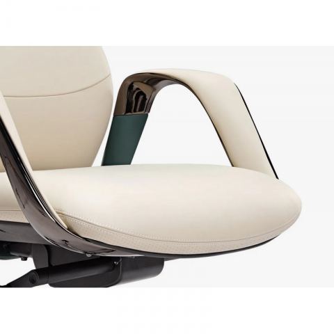 Эргономичное кресло руководителя Eureka OC07 SERENE (Nappa кожа), белое