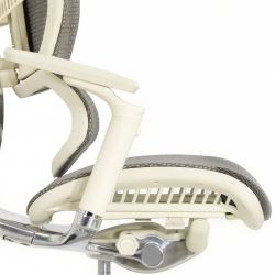 Кресло FALTO FLY 2 (динамичный подголовник, подлокотники 6D(360), сетка, светлый)