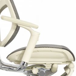 Кресло с подножкой FALTO STAR 2 (подлокотники 6D(360),сетка, цвет светлый)