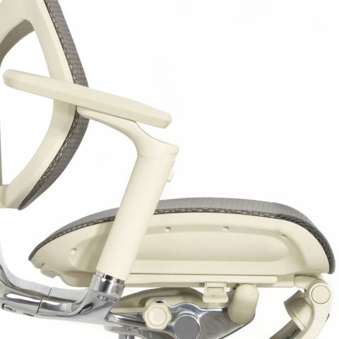 Кресло с подножкой FALTO STAR 2 (подлокотники 6D(360),сетка, цвет светлый)